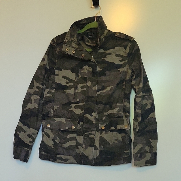 Love Tree Jackets & Blazers - M CINCH WAIST LIGHTWEIGHT GREEN BLACK CAMO JACKET MULTI POCKETS LOVE TREE MEDIUM